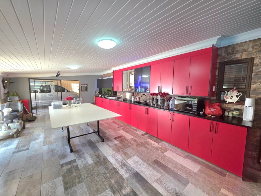 5 Bedroom Property for Sale in Morelig Free State